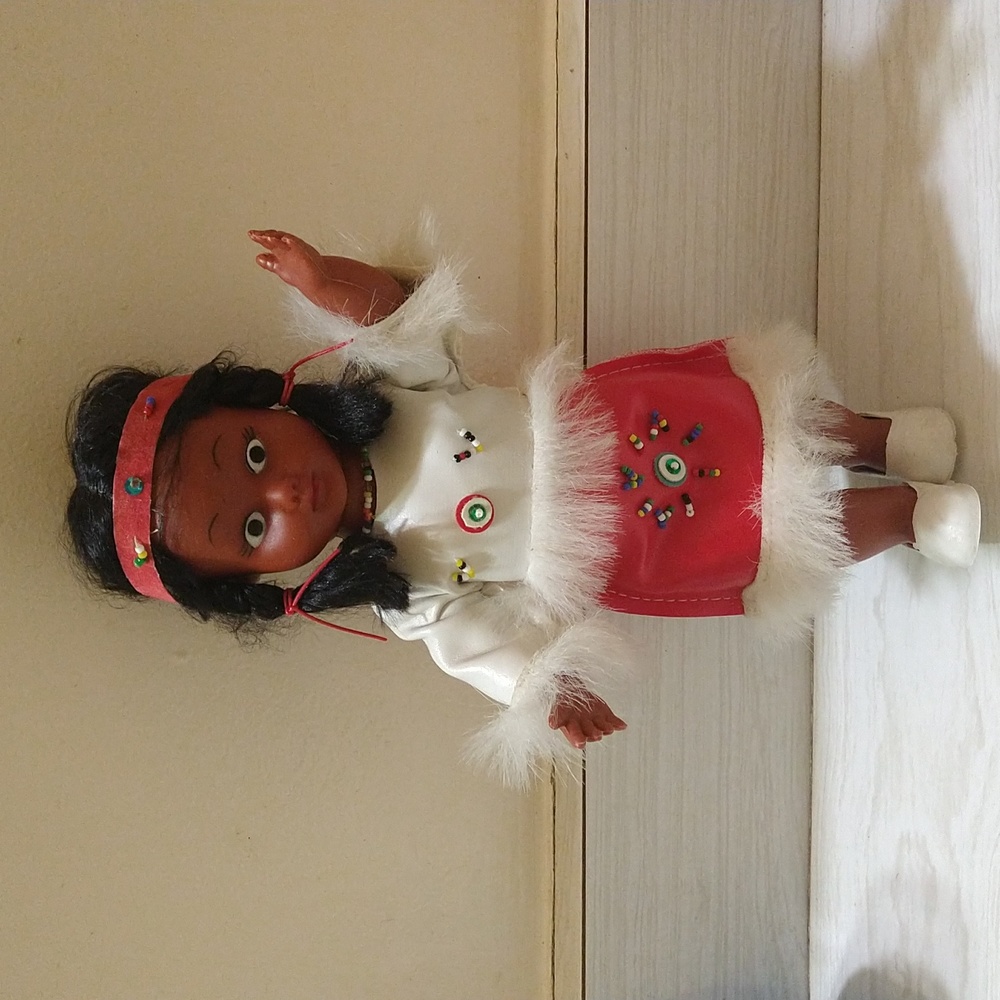 Vintage 1960's Native American Doll Traditional Beaded And Fur Dress